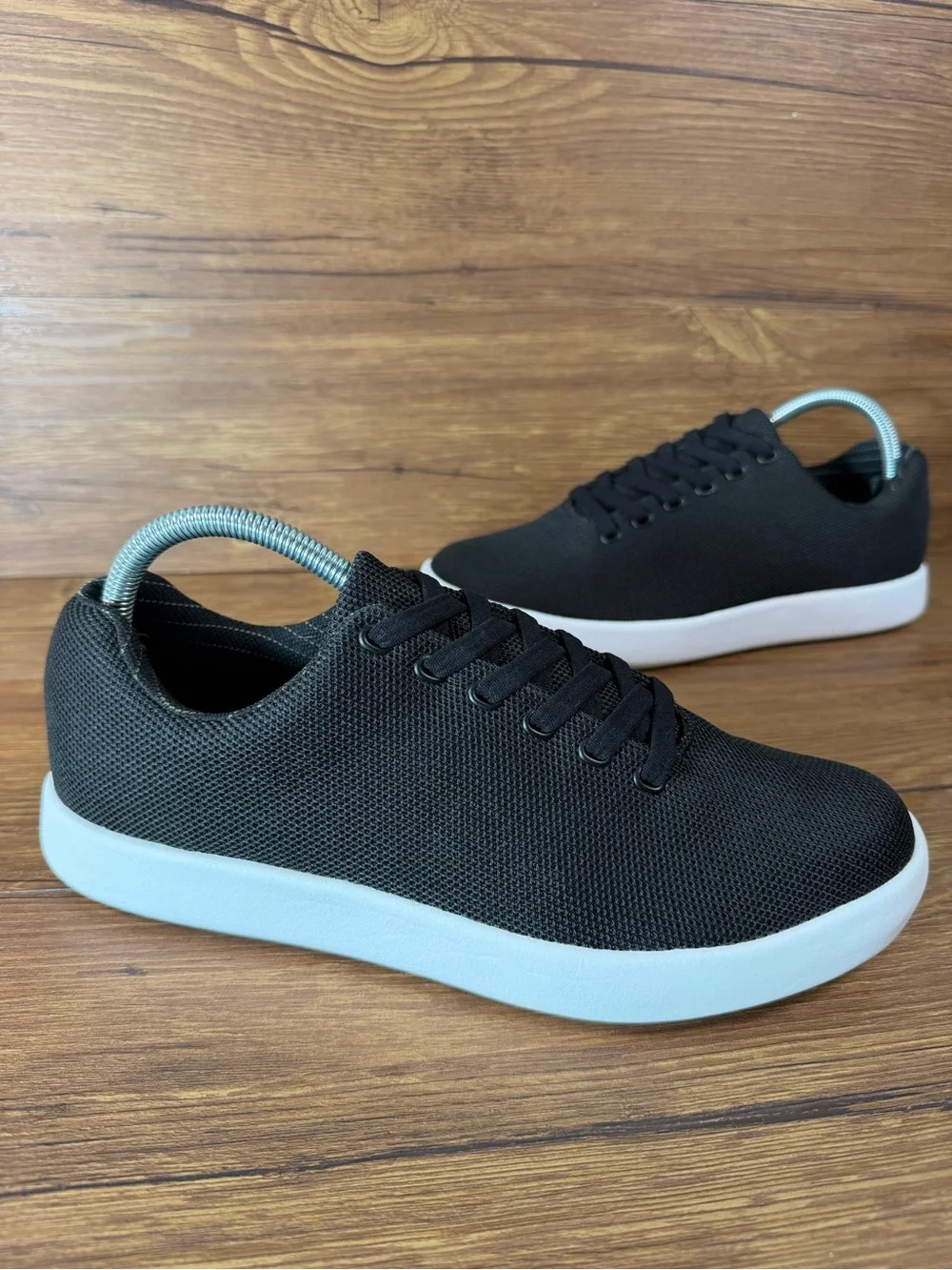 Atoms Model 000 Sneakers Women’s Size 9.5 Black Shoes